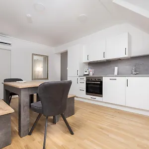 Next To Schoenbrunnpalace Close To Public Transport - Myschoenbrunn Apartament