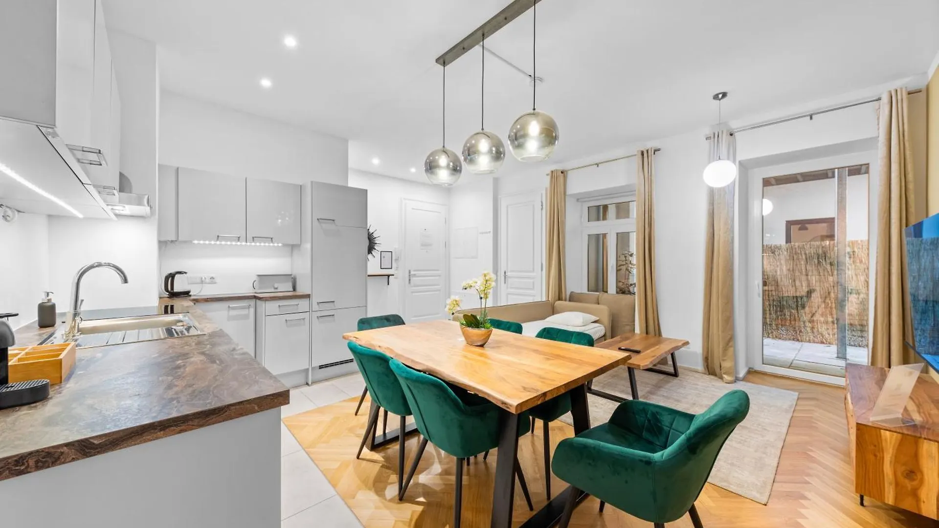 Vienna Chic Residences #Suite 1